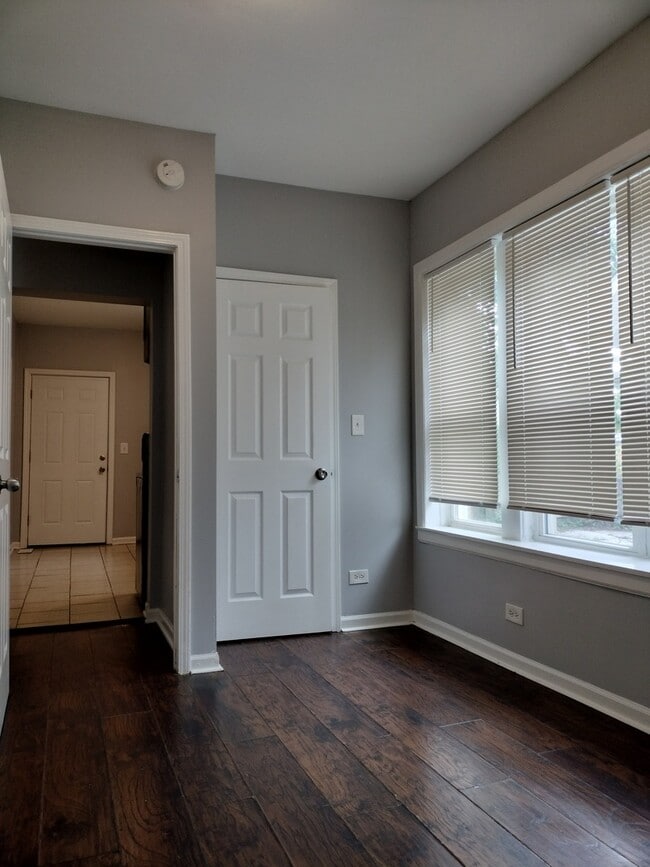 Building Photo - 2525 E 72nd Pl