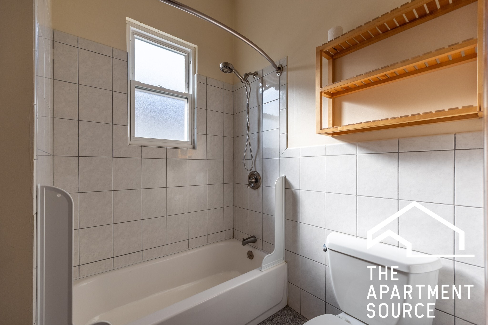 Building Photo - 2028 N Hamlin Ave