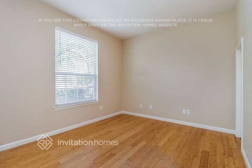 Building Photo - 5237 Bay View Dr