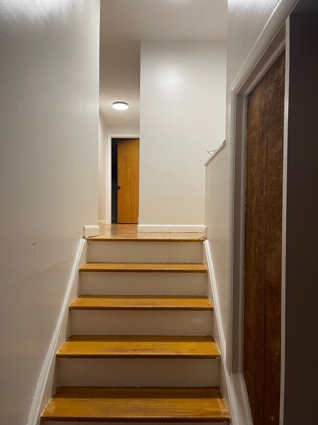 Building Photo - 6 Juniper Ln