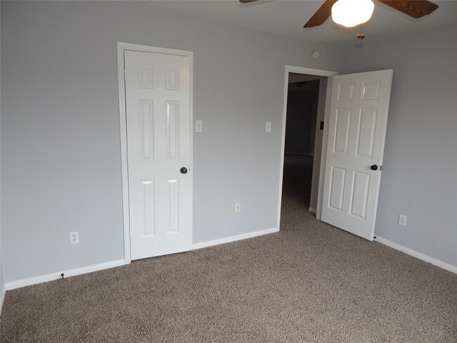 Building Photo - 3030 Rainmont Ln