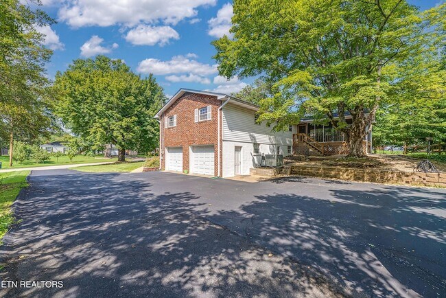 Building Photo - 9528 Gulf Park Dr