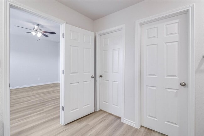 Building Photo - 1634 Comfy Wy
