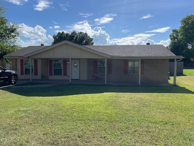 Primary Photo - Charming 3,2 Move in Ready - Springtown ISD