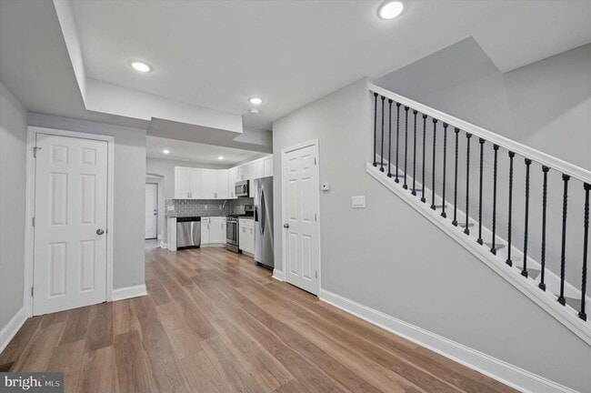 Building Photo - 447 Durfor St