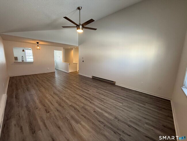 Building Photo - 699 S Main St