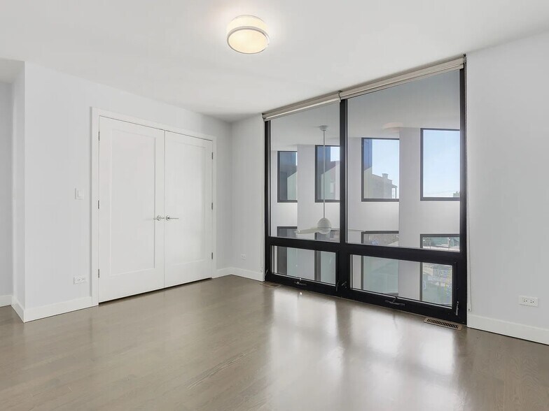 Building Photo - 2012 W Grand Ave