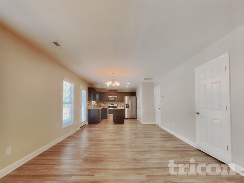 Building Photo - 1655 Crestlawn Tl