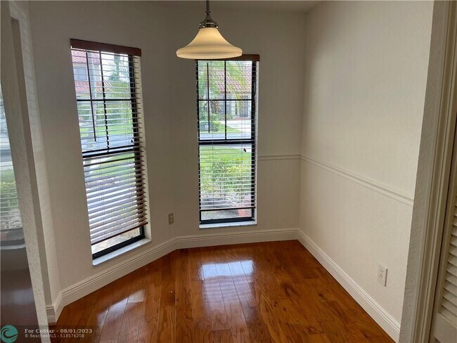 Building Photo - 10253 Riverbend Terrace
