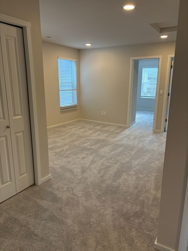 Building Photo - 11729 NE 28th St