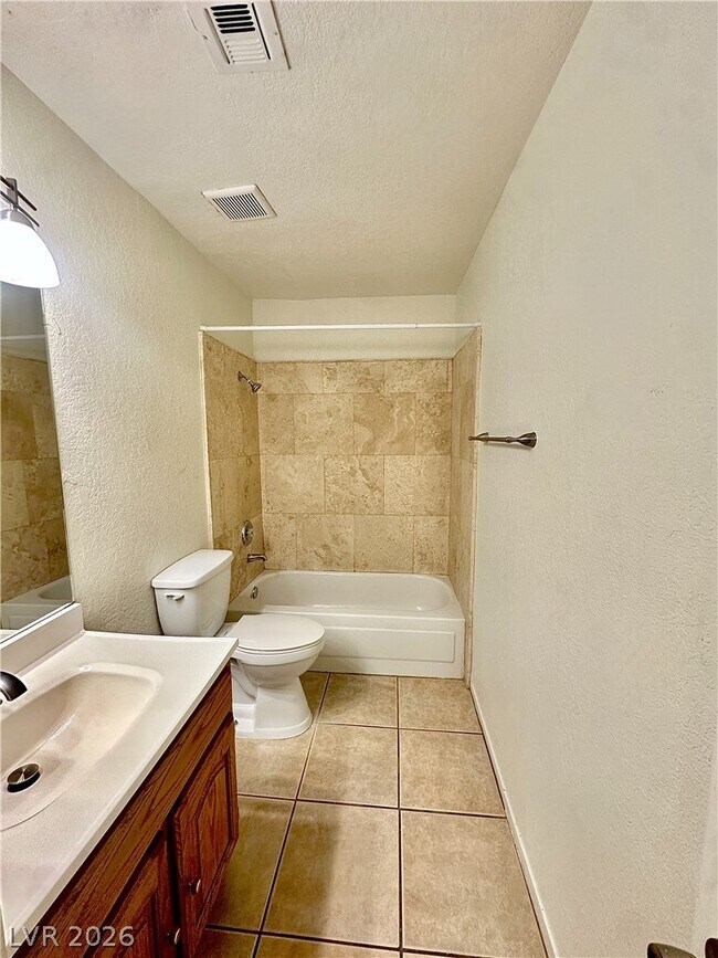 Building Photo - 5042 S Rainbow Blvd