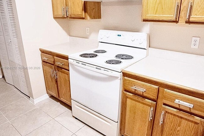 Building Photo - 9909 Westwood Dr