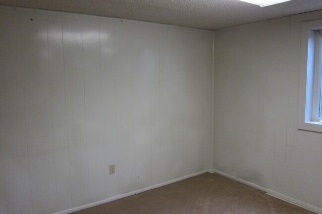 Building Photo - 16311 W 14th Ave