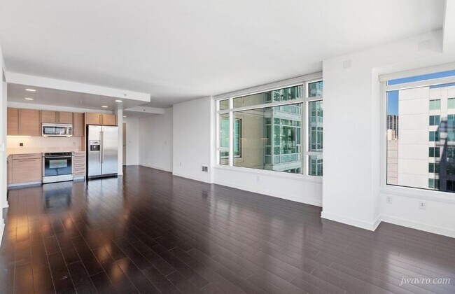 Building Photo - 1160 Mission St