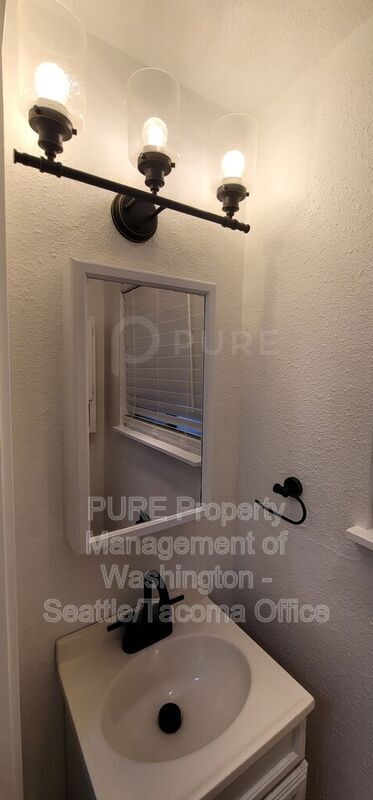 Building Photo - 920 S 68th St