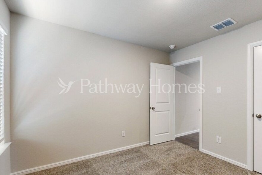 Building Photo - 1621 Gatesville Ct