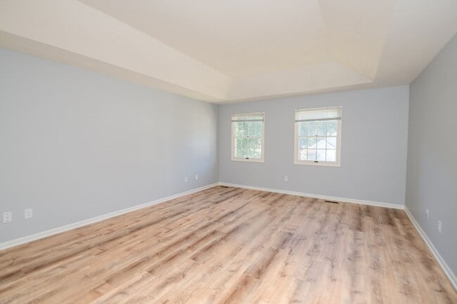 Building Photo - 5 bedroom / 2.5 bathroom Home for Rent in ...