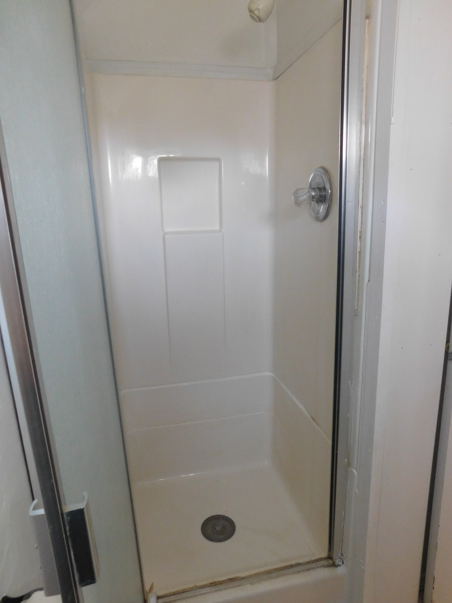 Shower Unit - 335 NE Kamiaken St