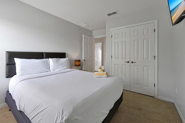 Building Photo - 8591 Bay Lilly Loop