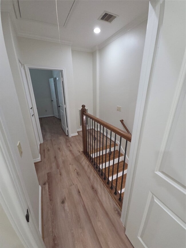 Building Photo - 3117 Fairdale Oaks E