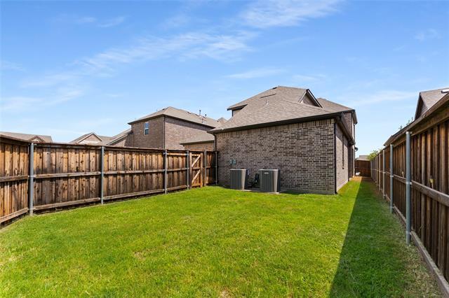 Building Photo - 1565 Amesbury Way