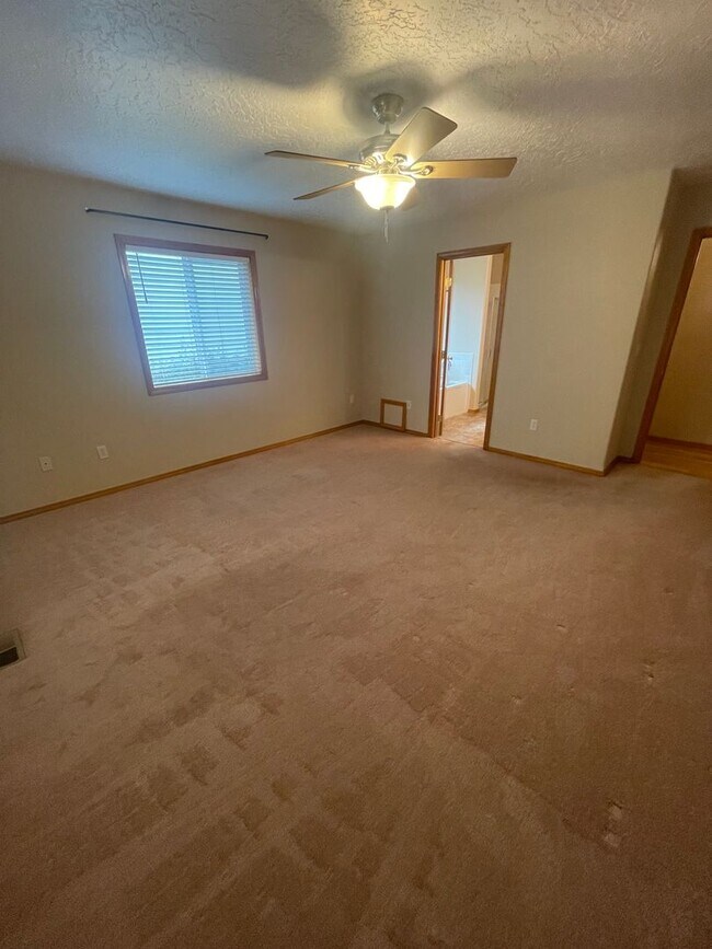 Building Photo - 3 Bedroom home in Albany!