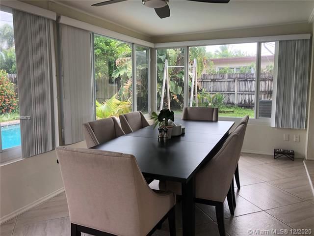 Building Photo - 919 SE 17th St