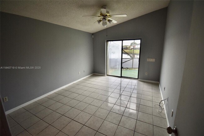 Building Photo - 15015 SW 52nd Ln