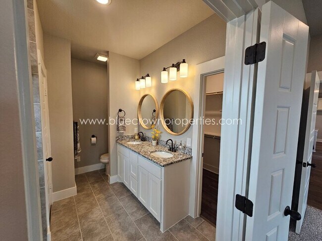 Building Photo - 1800 Aleia Cv