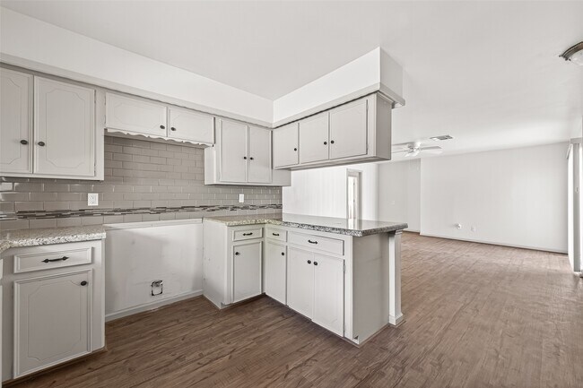 Building Photo - 10503 Ladino Rd