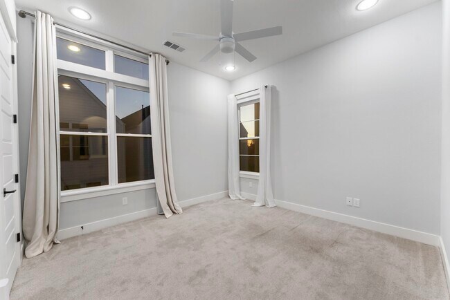 Building Photo - 113 Coronado St