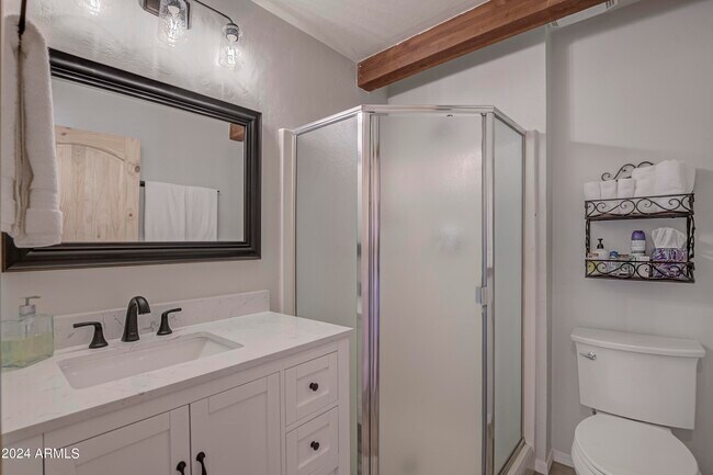 Building Photo - 6823 Fara Dr