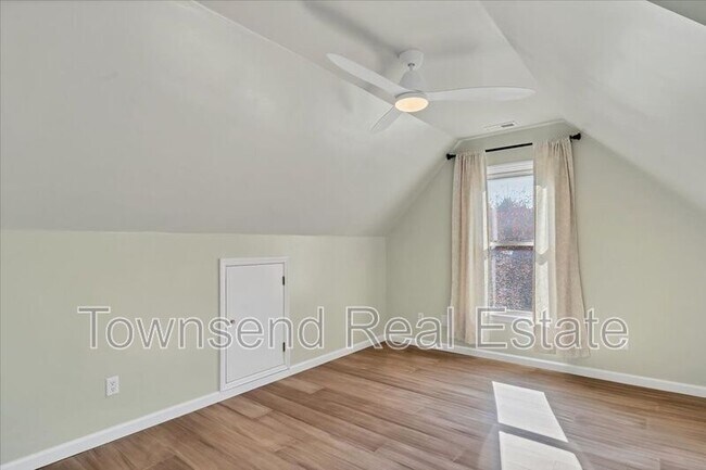 Building Photo - 695 Cedar Point