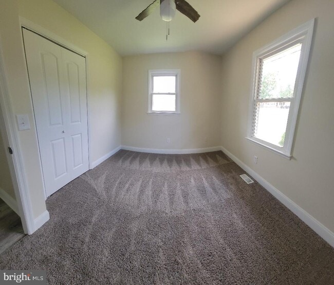 Building Photo - 601 Perry Dr