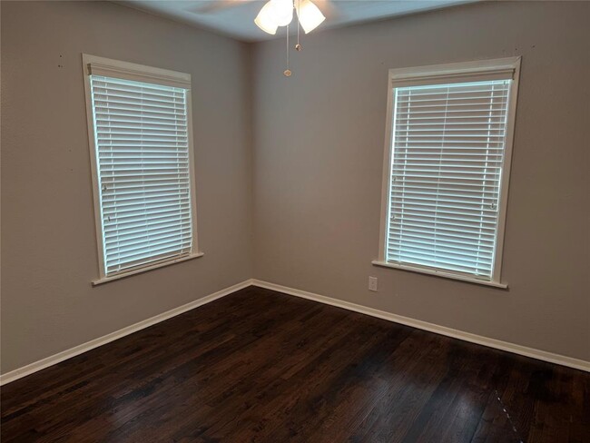 Building Photo - 6017 Sheridan Ave