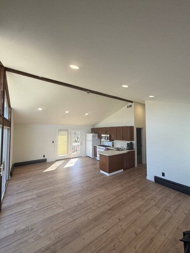 Living room and kitchen - 12516 W Torquay Rd