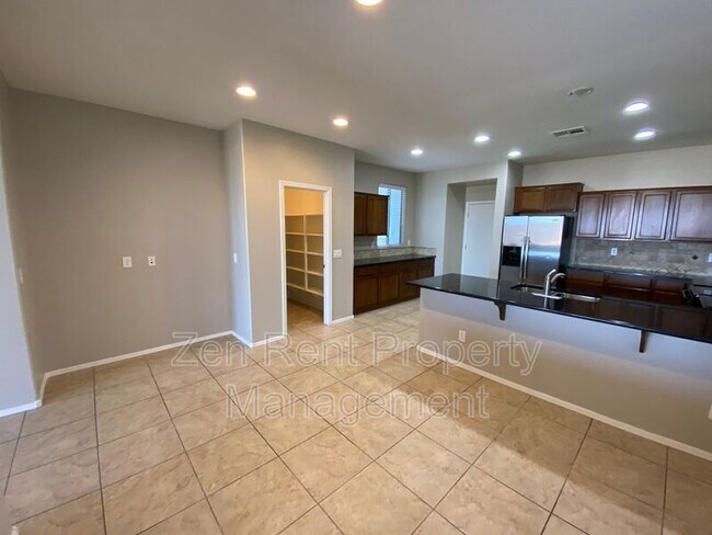 Building Photo - 36971 W Oliveto Ave