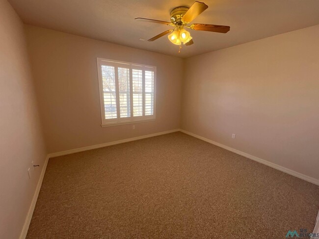 Building Photo - 721 Jeanie Dr