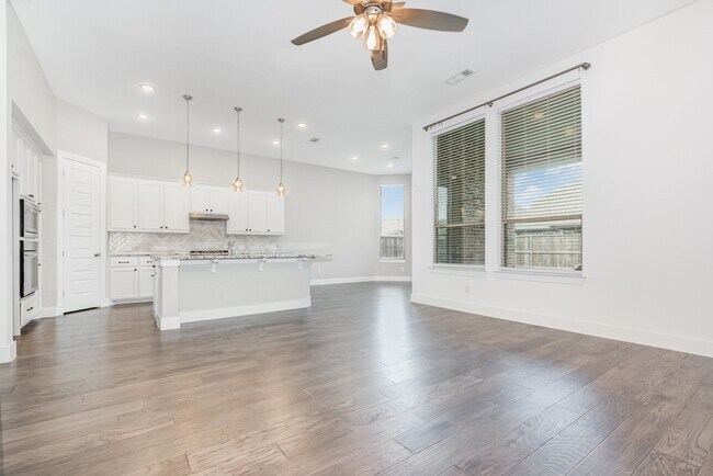Building Photo - 1329 Pleasant Knoll Trl