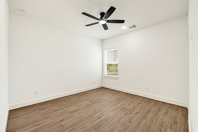 Building Photo - 409 Calloway St