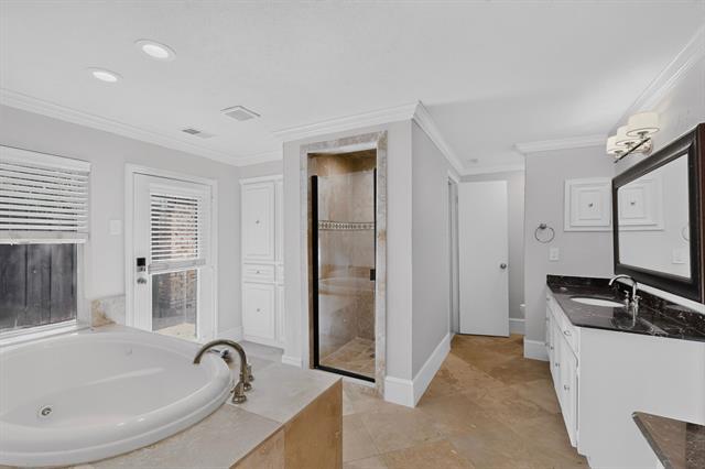 Building Photo - 6911 Gateridge Dr