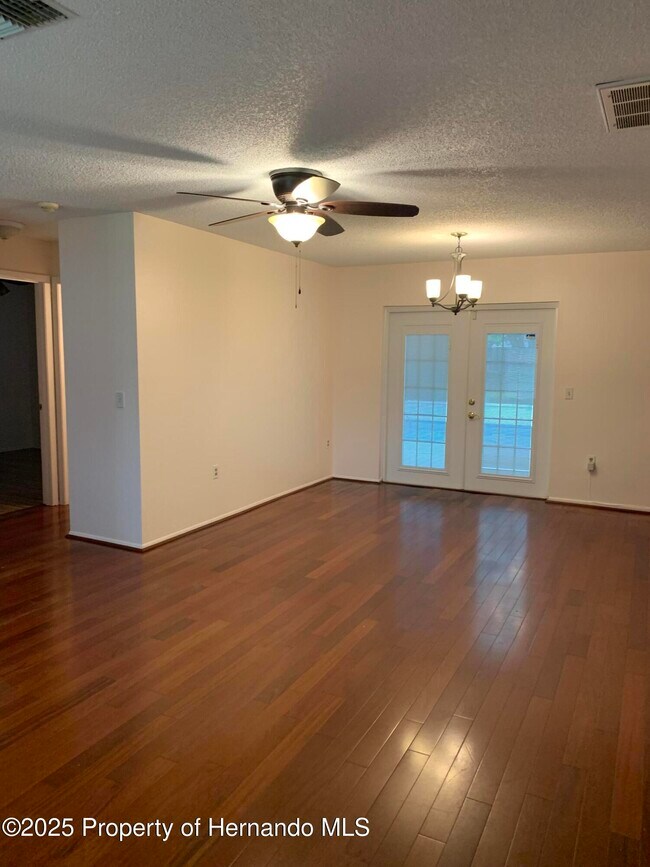 Building Photo - 4143 Montano Ave