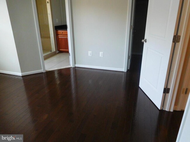 Building Photo - 9828 Smithview Pl