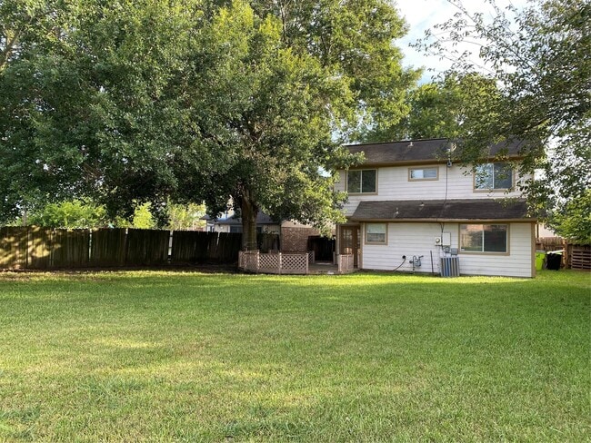 Building Photo - 2415 Poco Dr