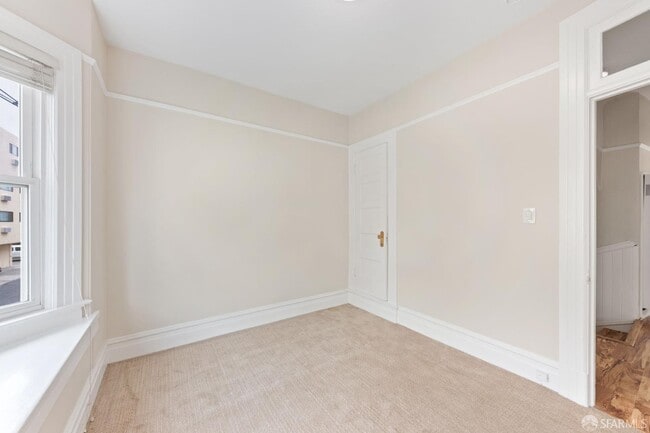 Building Photo - 31 Pixley St