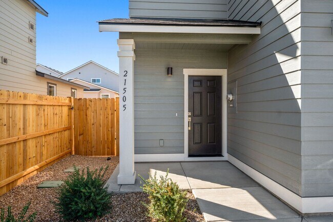 Building Photo - 21505 Oconnor Way