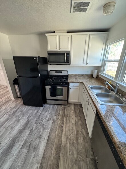 Building Photo - 3034 Lemon St