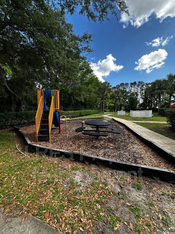 Building Photo - 2825 Cliffe Ct