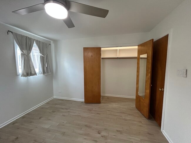 Building Photo - 946 E Grant Dr