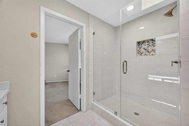 Building Photo - 12625 Memorial Dr